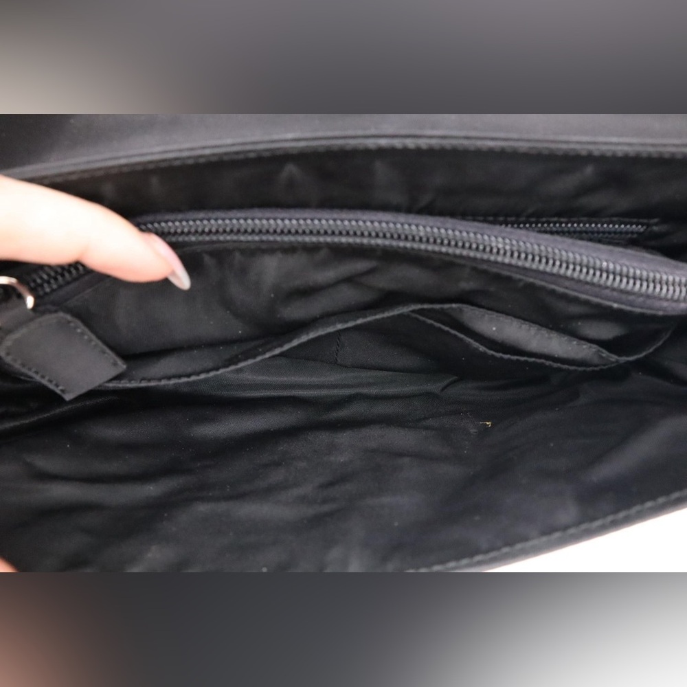 Prada Shoulder Bag in Black Patent Leather and Nylon - Picture 7 of 11